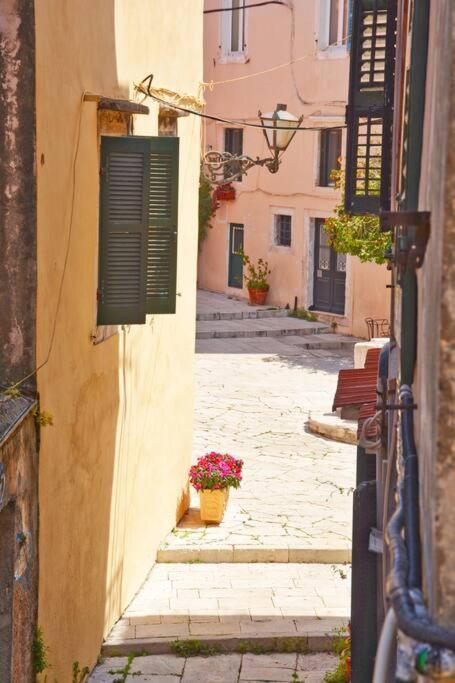 Venetian Well Gallery Apartment In Corfu Old Town Eksteriør bilde