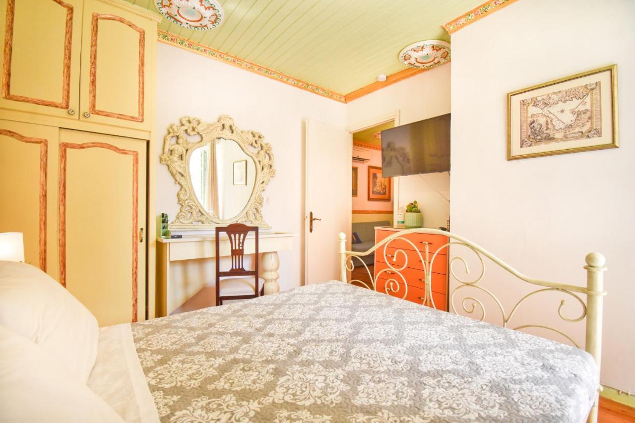 Venetian Well Gallery Apartment In Corfu Old Town Eksteriør bilde