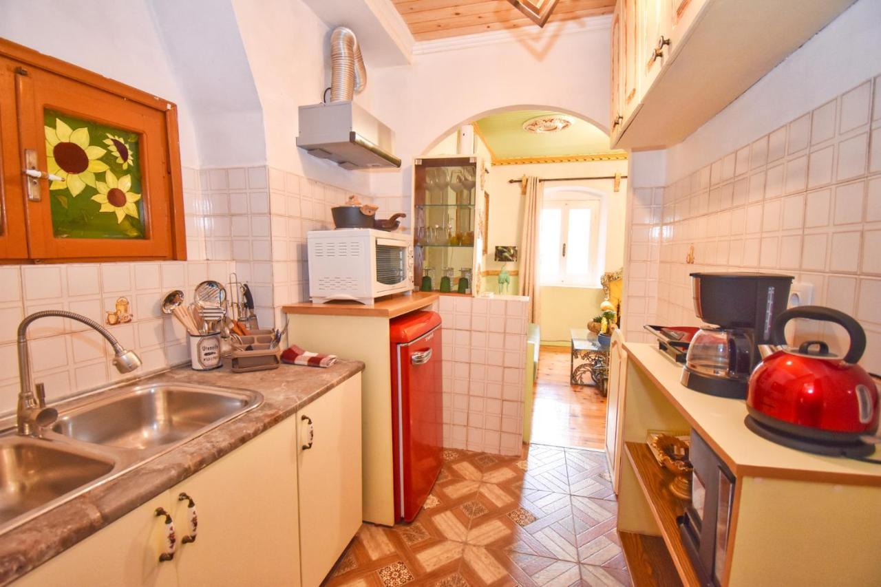 Venetian Well Gallery Apartment In Corfu Old Town Eksteriør bilde
